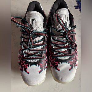 Jordan Zion Kids Sneakers in Black, Teal, Red EUC
